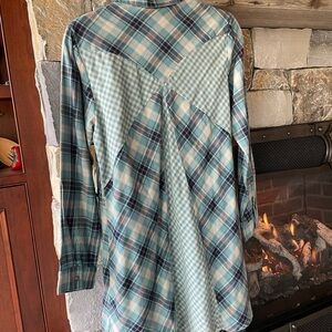 Cold Water Creek  patterned tunic top with fancy back.